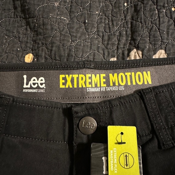 NWT men’s Lee Performance Fit jeans. - Picture 4 of 7